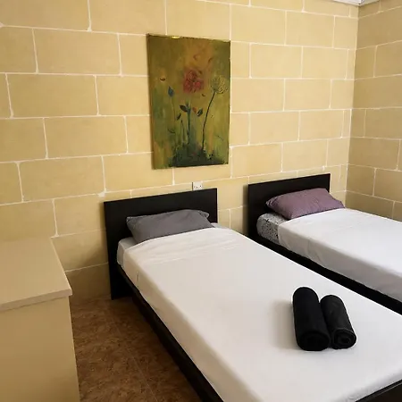 Twin Bedroom For Rent In Gozo Habitación en casa particular *